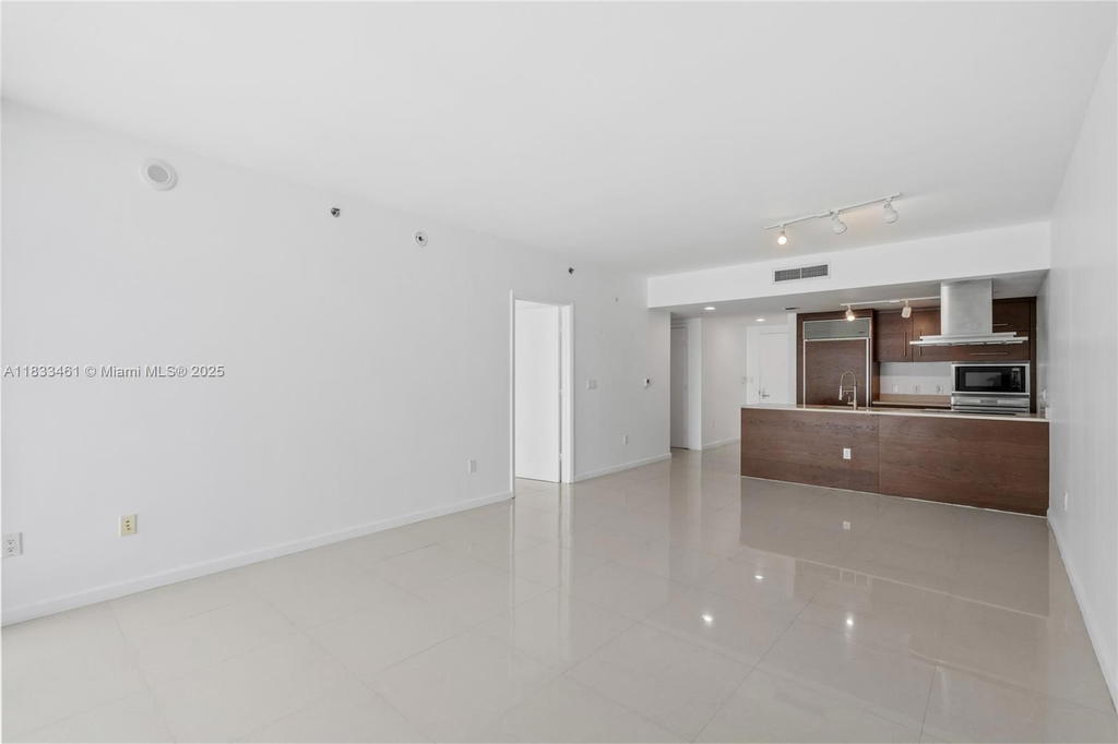Real estate property located at 495 Brickell Ave #2607, Miami-dade, Icon Brickell No Two, Miami, FL