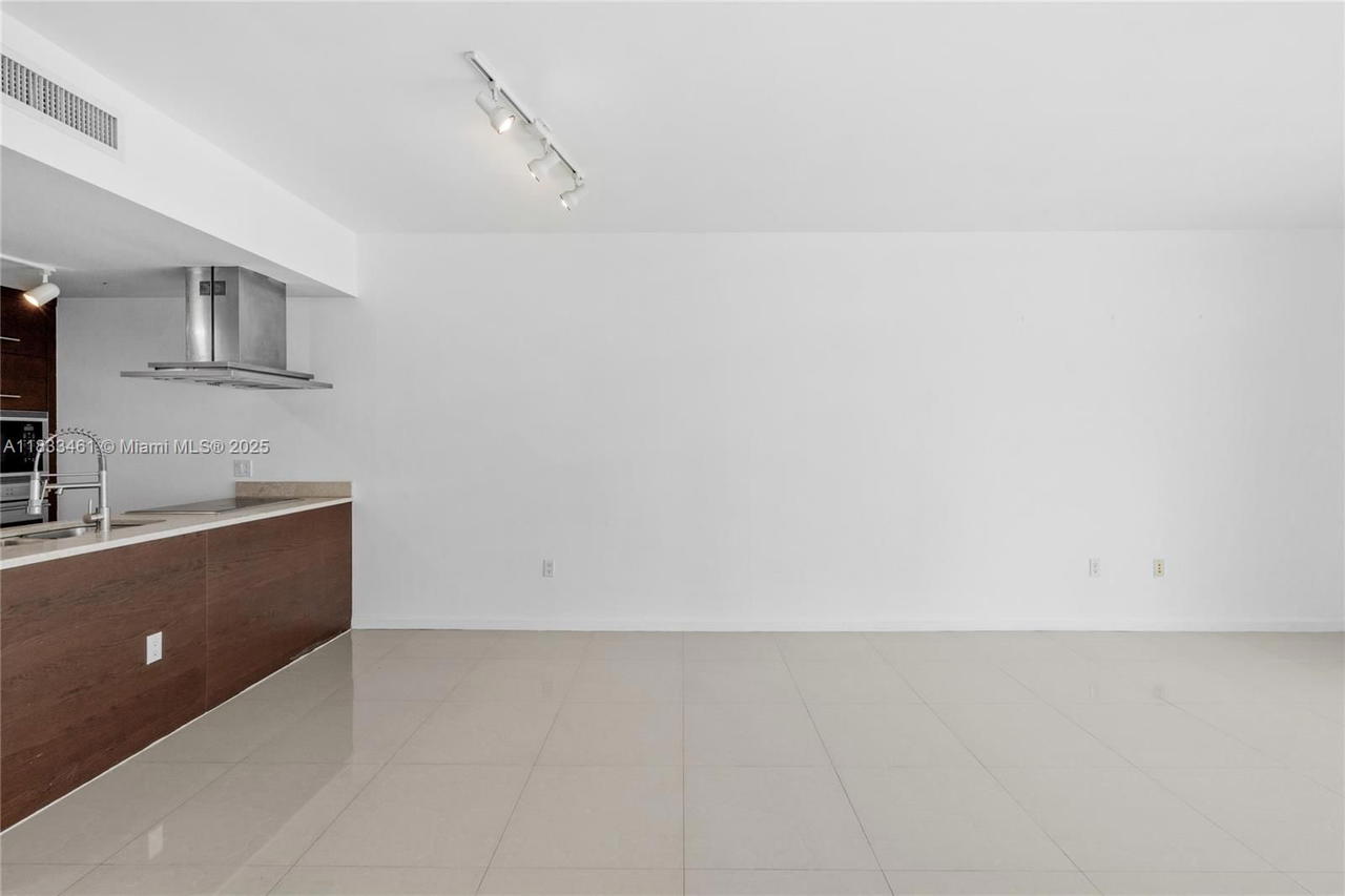 Real estate property located at 495 Brickell Ave #2607, Miami-dade, Icon Brickell No Two, Miami, FL