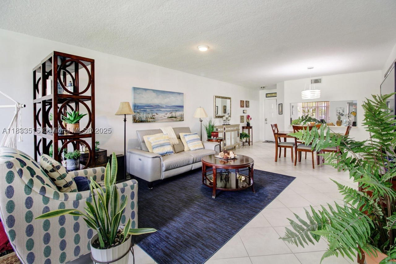Real estate property located at 2524 104th Ave #101, Broward, Sunrise Lakes 186 Condo, Sunrise, FL