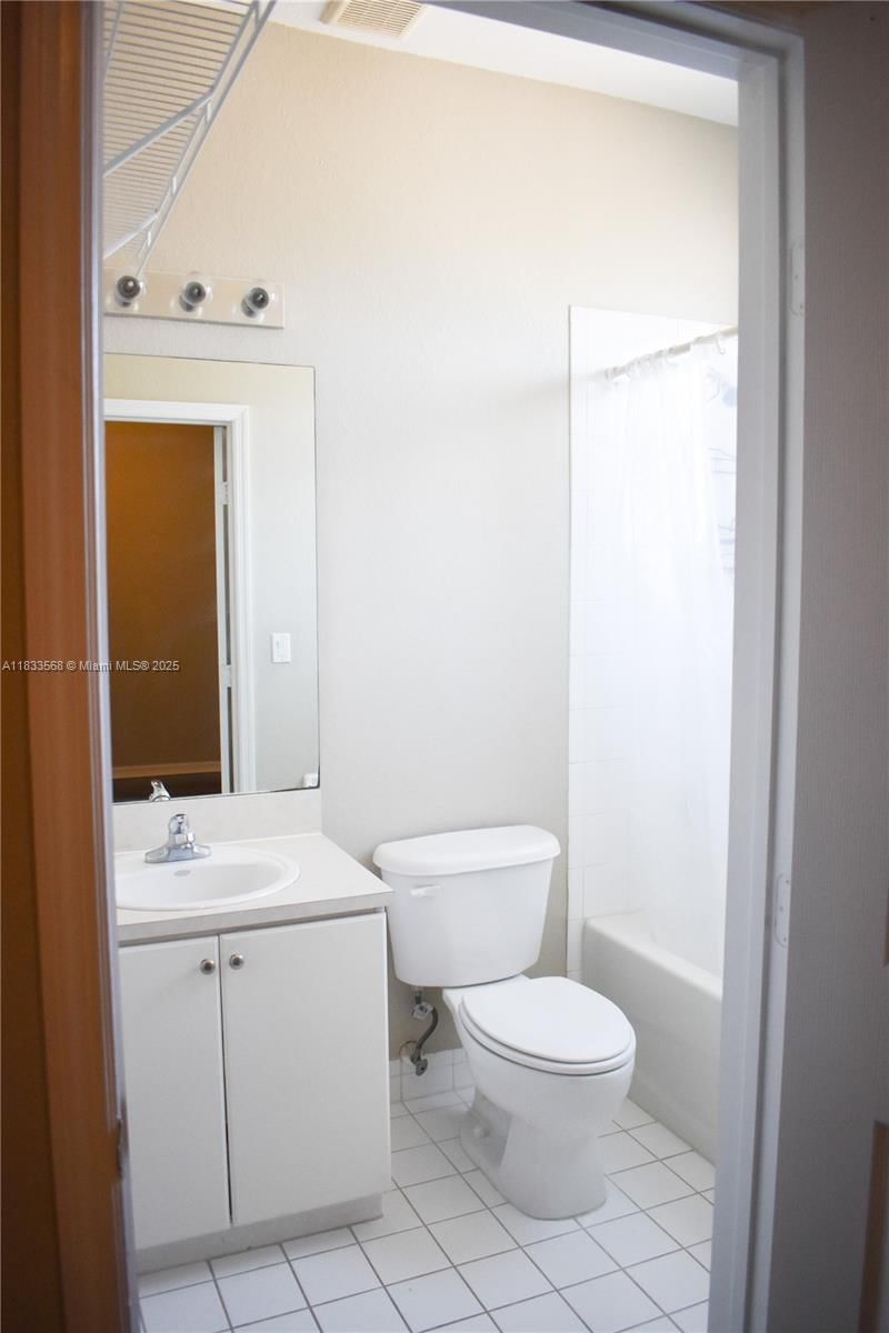 Real estate property located at 9123 152nd Path, Miami-dade, Century Gardens Villas, Miami, FL