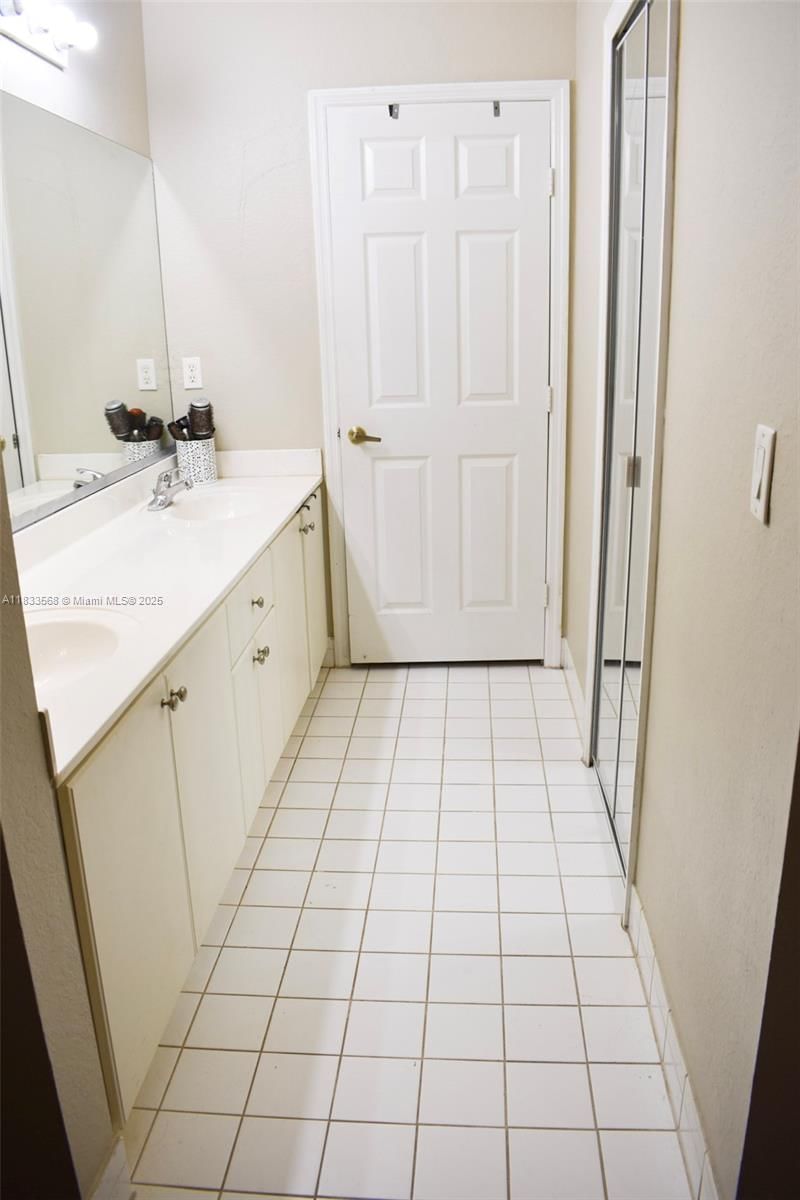 Real estate property located at 9123 152nd Path, Miami-dade, Century Gardens Villas, Miami, FL