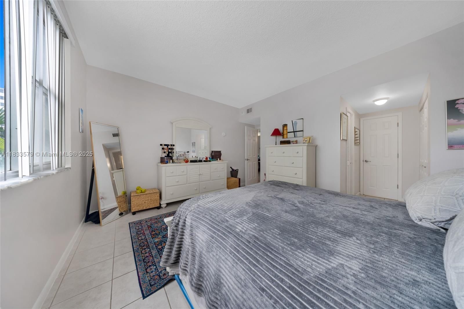 Real estate property located at 4330 Hillcrest Dr #104, Broward, Hillcrest East No 23 Cond, Hollywood, FL