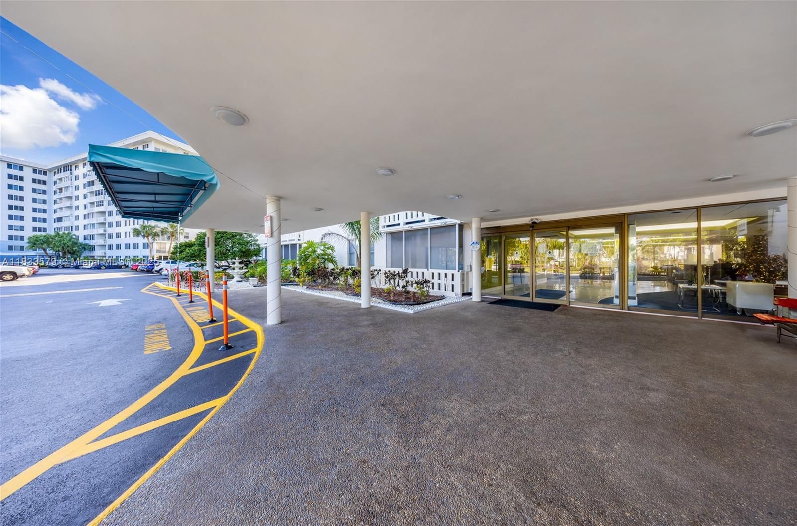 Real estate property located at 4330 Hillcrest Dr #104, Broward, Hillcrest East No 23 Cond, Hollywood, FL