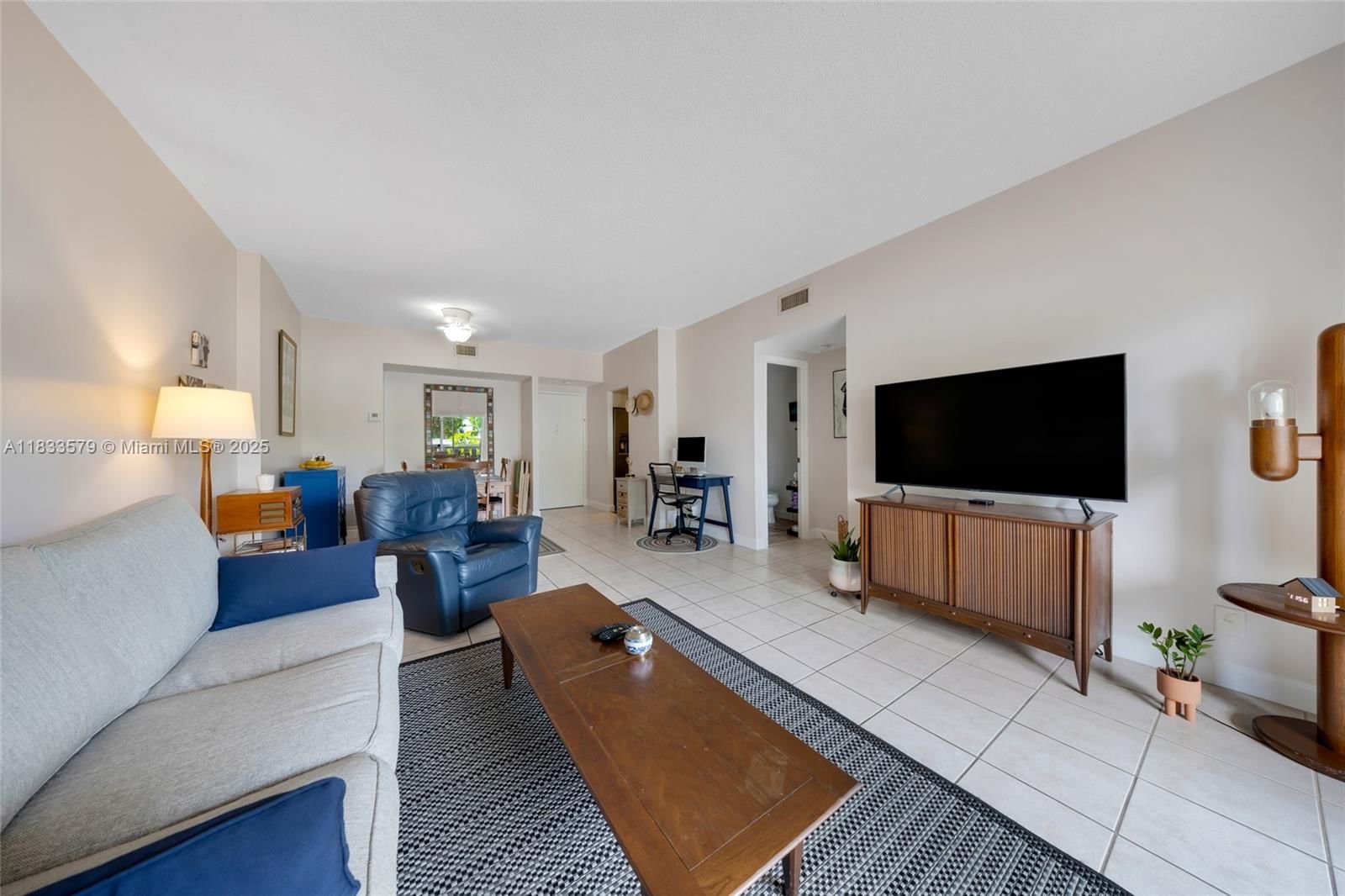 Real estate property located at 4330 Hillcrest Dr #104, Broward, Hillcrest East No 23 Cond, Hollywood, FL