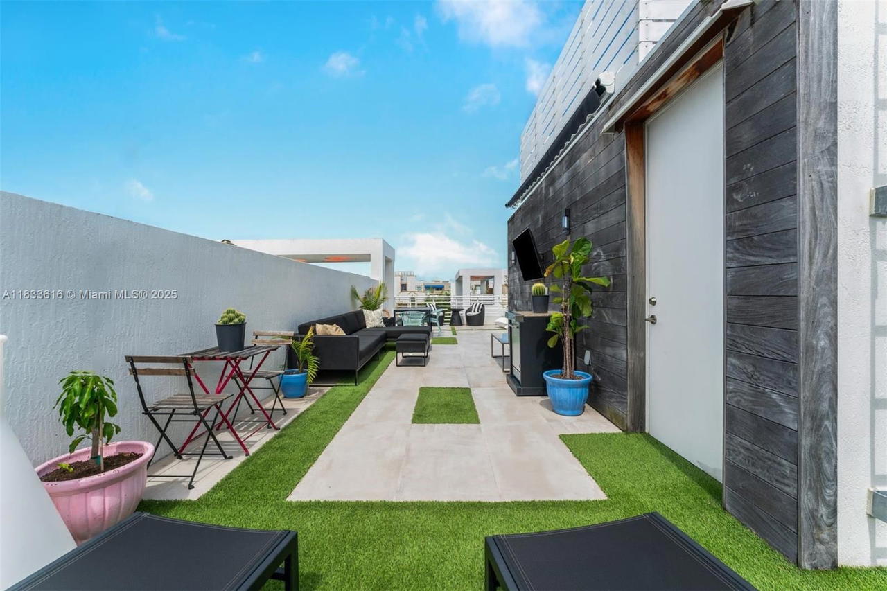 Real estate property located at 455 39th St #105, Miami-dade, One Bay Condo, Miami, FL