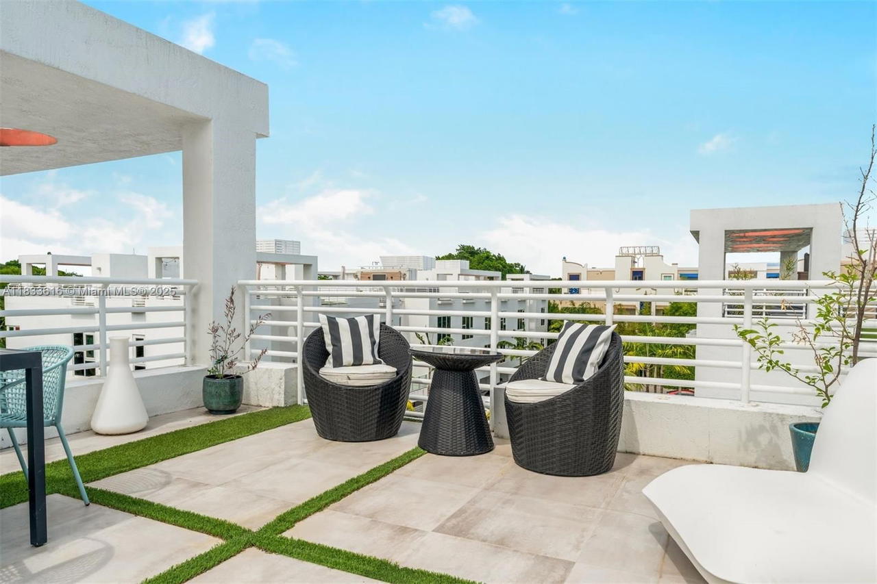 Real estate property located at 455 39th St #105, Miami-dade, One Bay Condo, Miami, FL