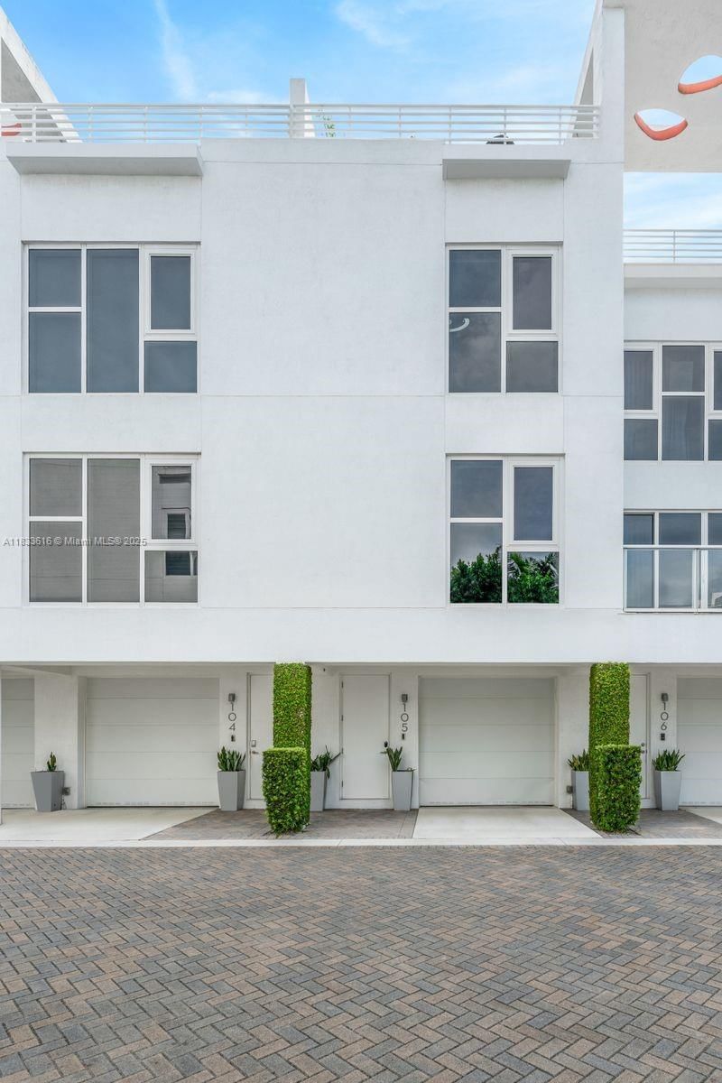 Real estate property located at 455 39th St #105, Miami-dade, One Bay Condo, Miami, FL