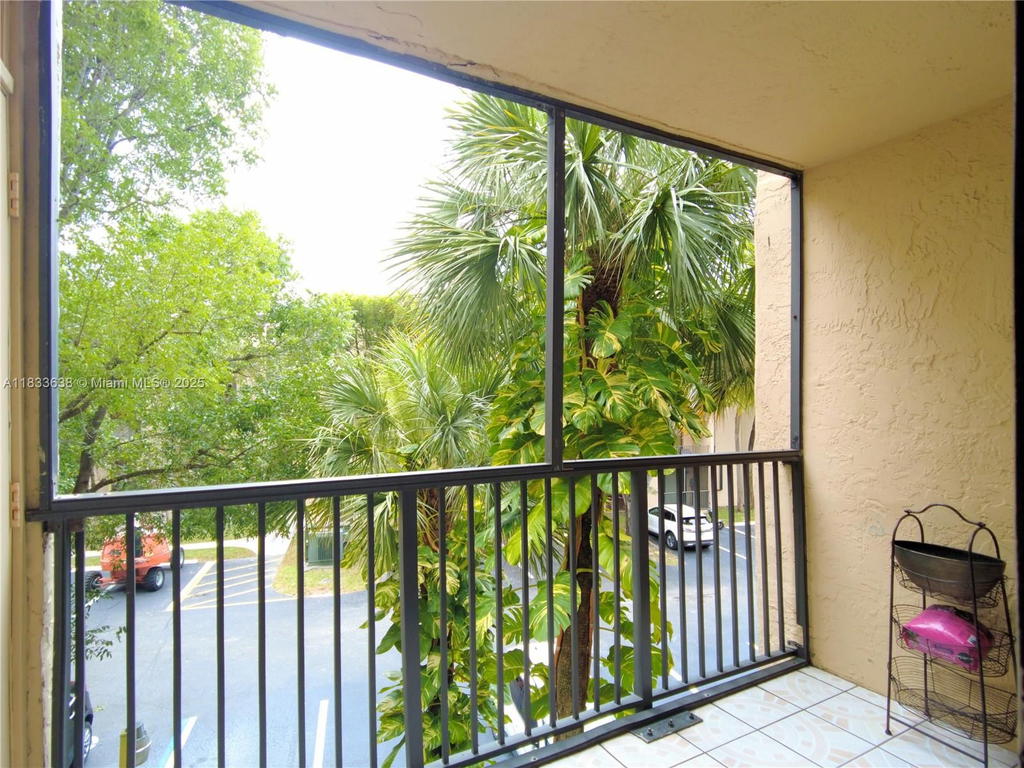 Real estate property located at 14311 Kendall Dr #301A, Miami-dade, Promenade At Kendale Lake, Miami, FL