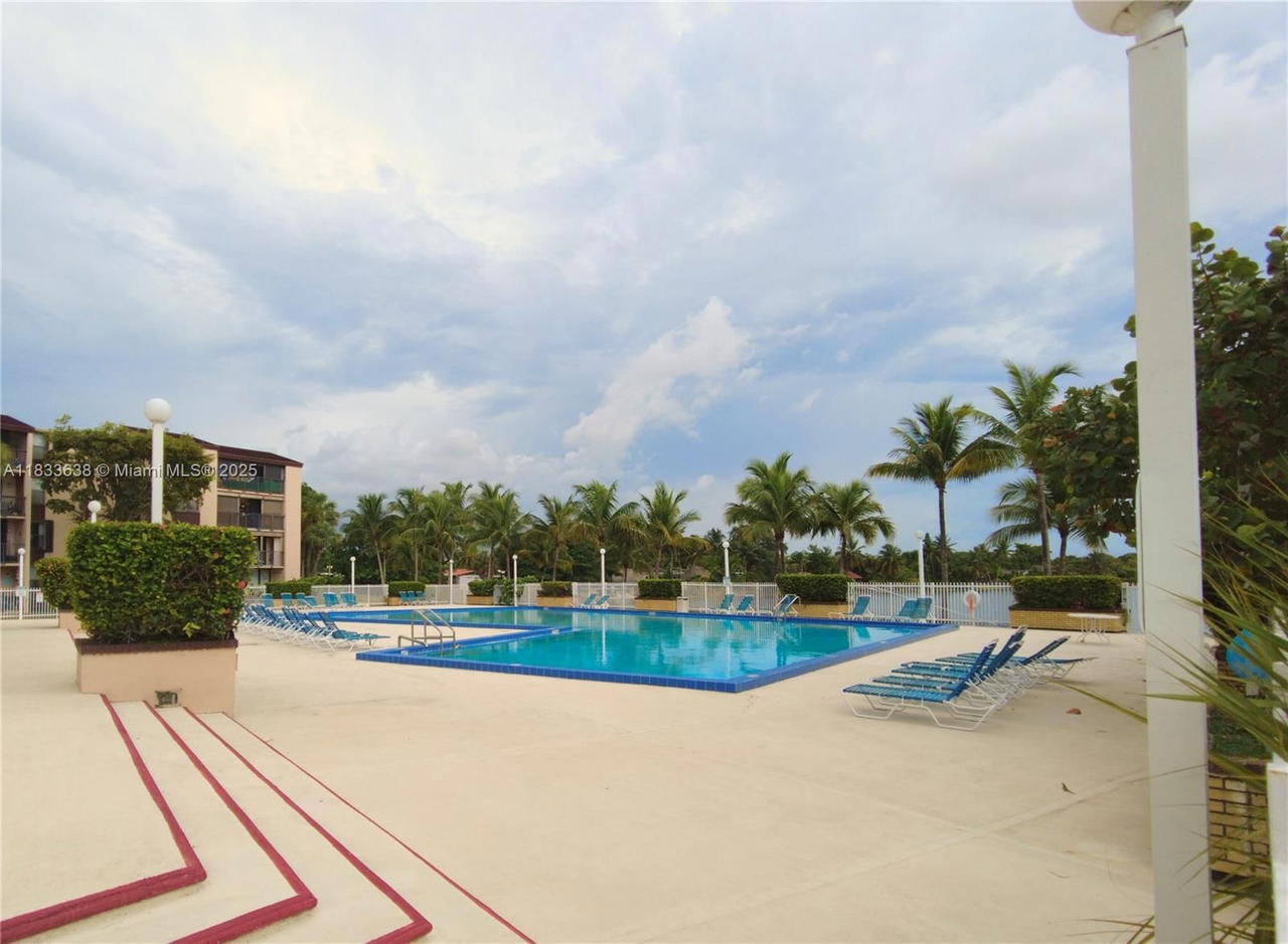 Real estate property located at 14311 Kendall Dr #301A, Miami-dade, Promenade At Kendale Lake, Miami, FL