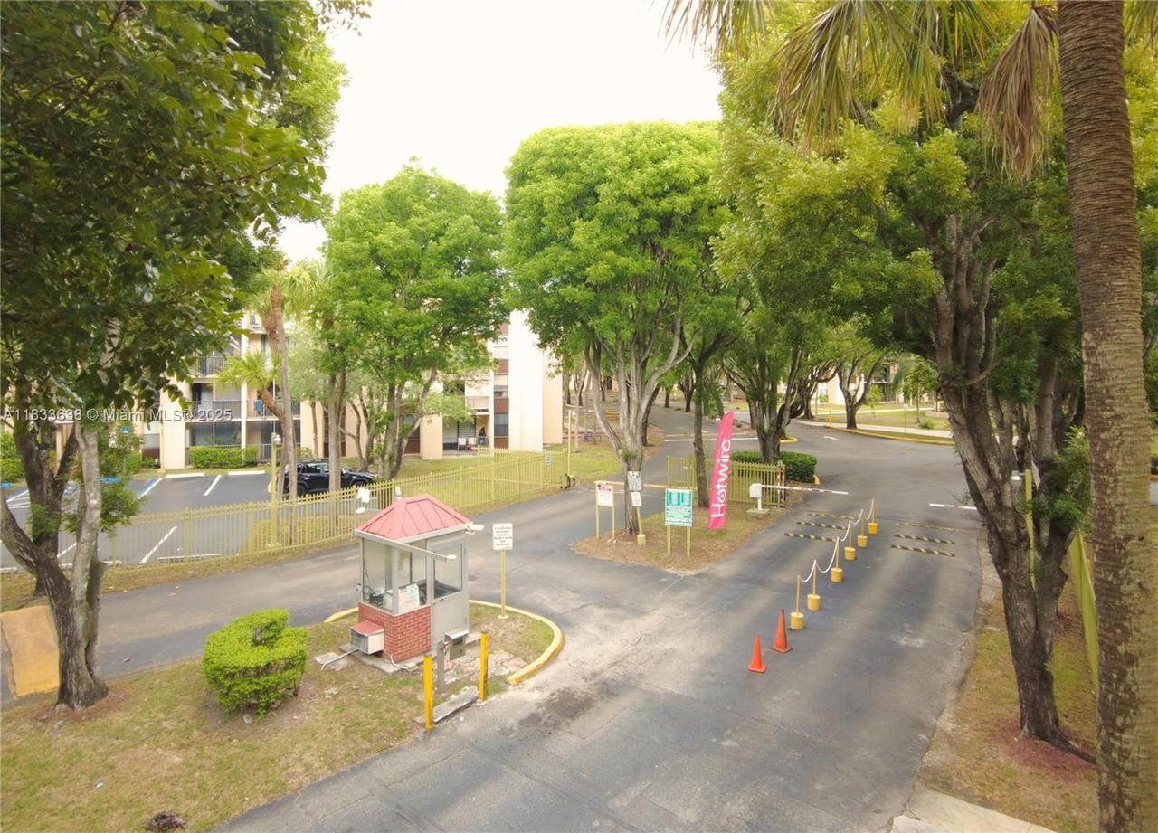 Real estate property located at 14311 Kendall Dr #301A, Miami-dade, Promenade At Kendale Lake, Miami, FL