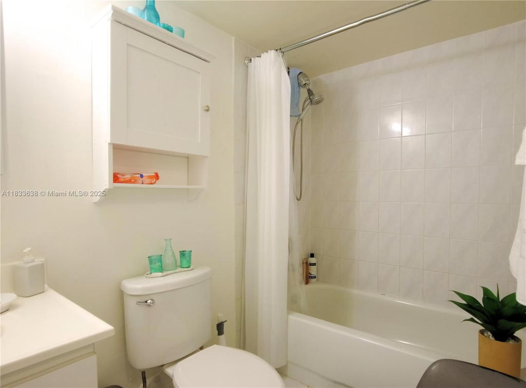 Real estate property located at 14311 Kendall Dr #301A, Miami-dade, Promenade At Kendale Lake, Miami, FL
