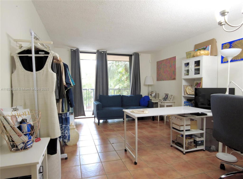 Real estate property located at 14311 Kendall Dr #301A, Miami-dade, Promenade At Kendale Lake, Miami, FL