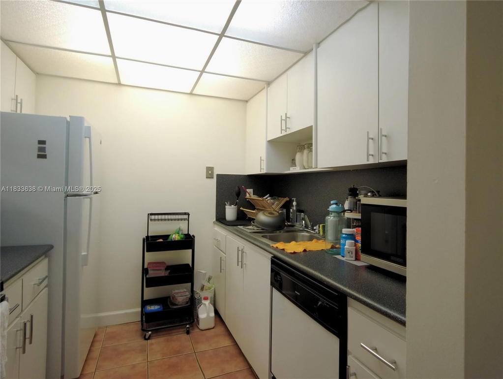 Real estate property located at 14311 Kendall Dr #301A, Miami-dade, Promenade At Kendale Lake, Miami, FL