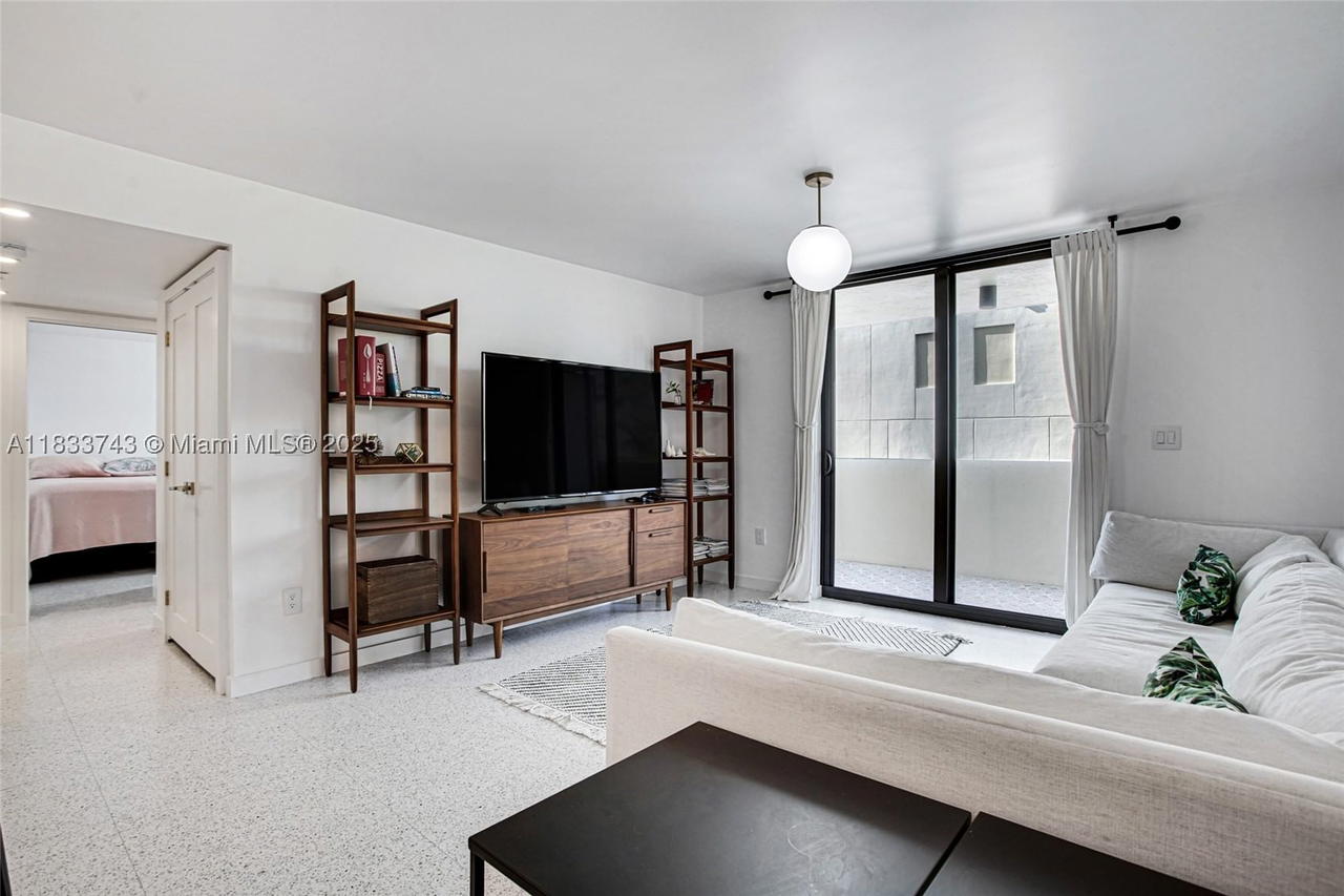 Real estate property located at 1621 Collins Ave #504, Miami-dade, The Georgian Condo, Miami Beach, FL
