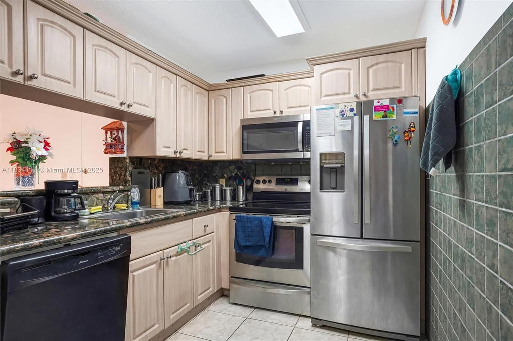 Real estate property located at 9723 Hammocks Blvd #102, Miami-dade, Lakeview At The Hammocks, Miami, FL