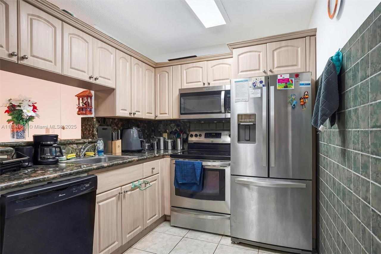 Real estate property located at 9723 Hammocks Blvd #102, Miami-dade, Lakeview At The Hammocks, Miami, FL