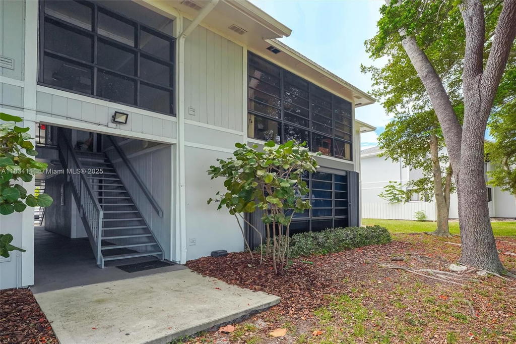 Real estate property located at 9723 Hammocks Blvd #102, Miami-dade, Lakeview At The Hammocks, Miami, FL