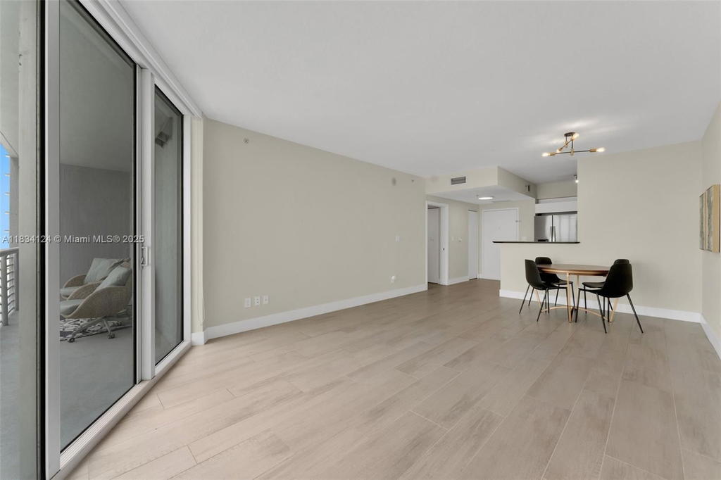 Real estate property located at 325 Biscayne Blvd #2816, Miami-dade, One Miami West Condo, Miami, FL