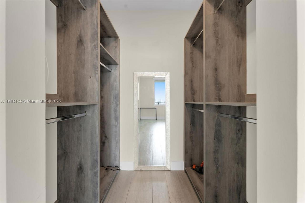 Real estate property located at 325 Biscayne Blvd #2816, Miami-dade, One Miami West Condo, Miami, FL
