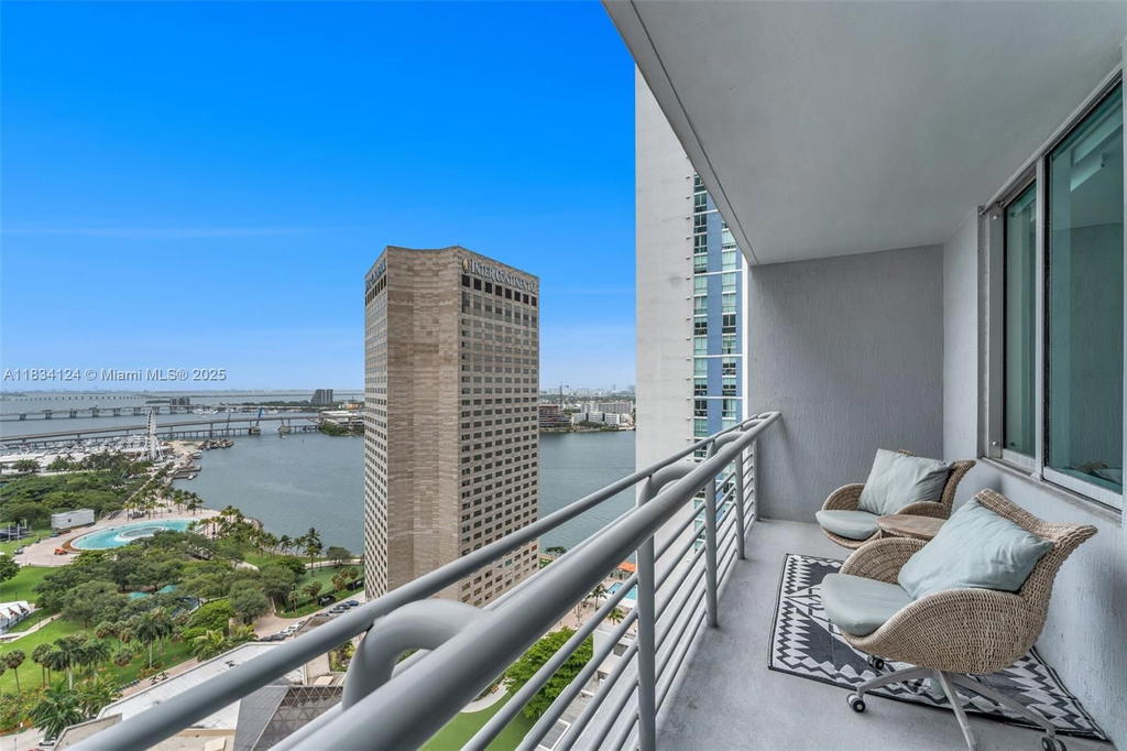 Real estate property located at 325 Biscayne Blvd #2816, Miami-dade, One Miami West Condo, Miami, FL