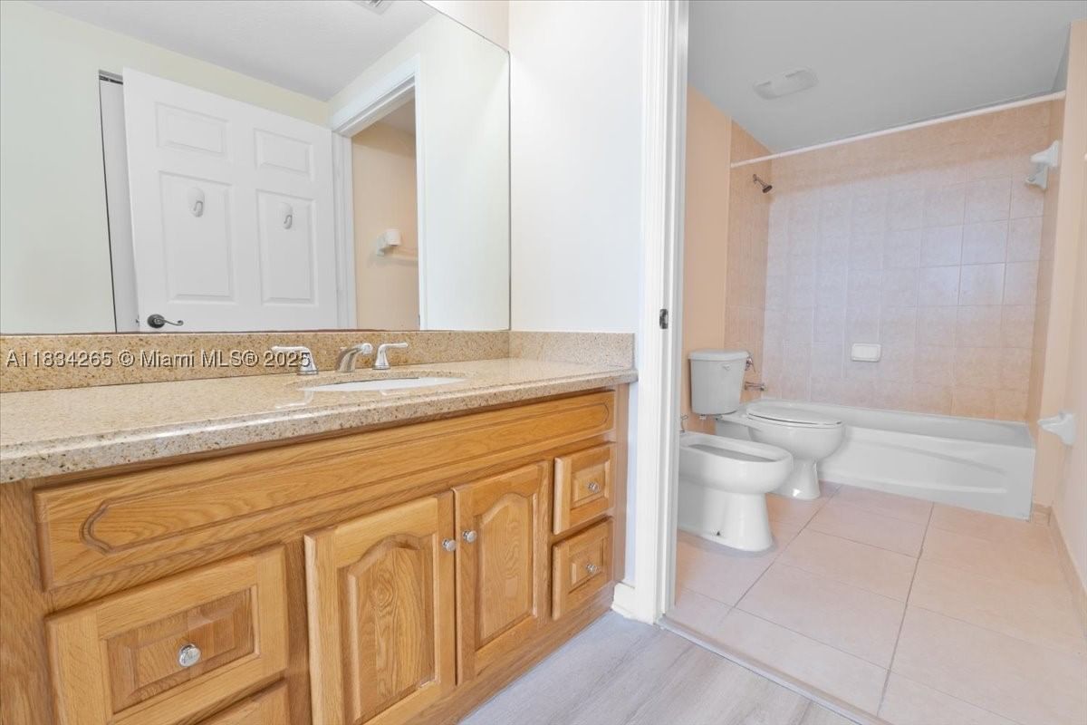 Real estate property located at 4242 2 ST #1601, Miami-dade, Keystone Park Condo, Miami, FL