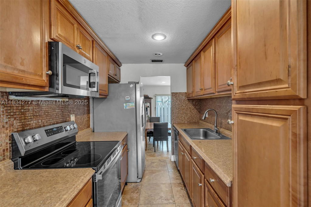 Real estate property located at 8256 9th Ct #2, Broward, Townhouses At Jacaranda C, Plantation, FL