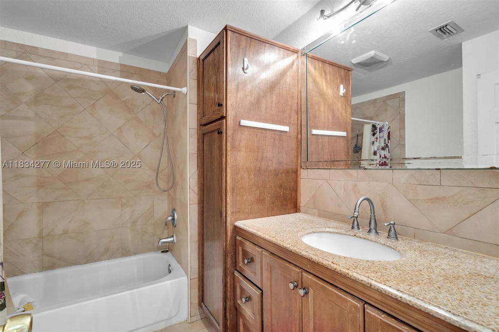 Real estate property located at 8256 9th Ct #2, Broward, Townhouses At Jacaranda C, Plantation, FL