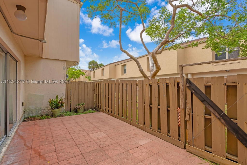 Real estate property located at 8256 9th Ct #2, Broward, Townhouses At Jacaranda C, Plantation, FL
