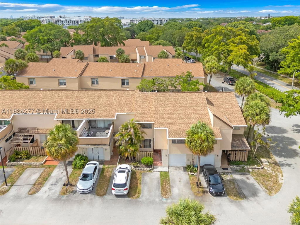 Real estate property located at 8256 9th Ct #2, Broward, Townhouses At Jacaranda C, Plantation, FL