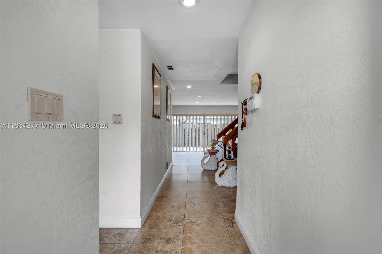 Real estate property located at 8256 9th Ct #2, Broward, Townhouses At Jacaranda C, Plantation, FL