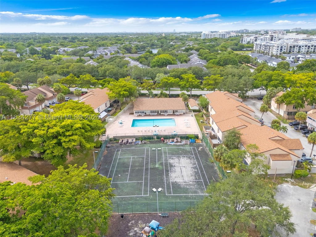 Real estate property located at 8256 9th Ct #2, Broward, Townhouses At Jacaranda C, Plantation, FL