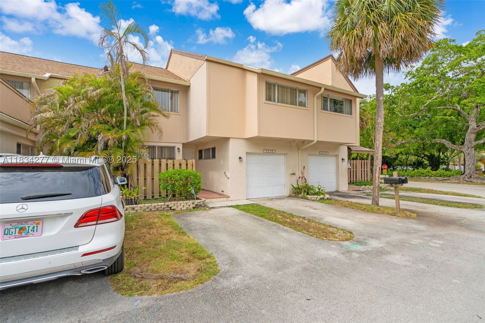 Real estate property located at 8256 9th Ct #2, Broward, Townhouses At Jacaranda C, Plantation, FL