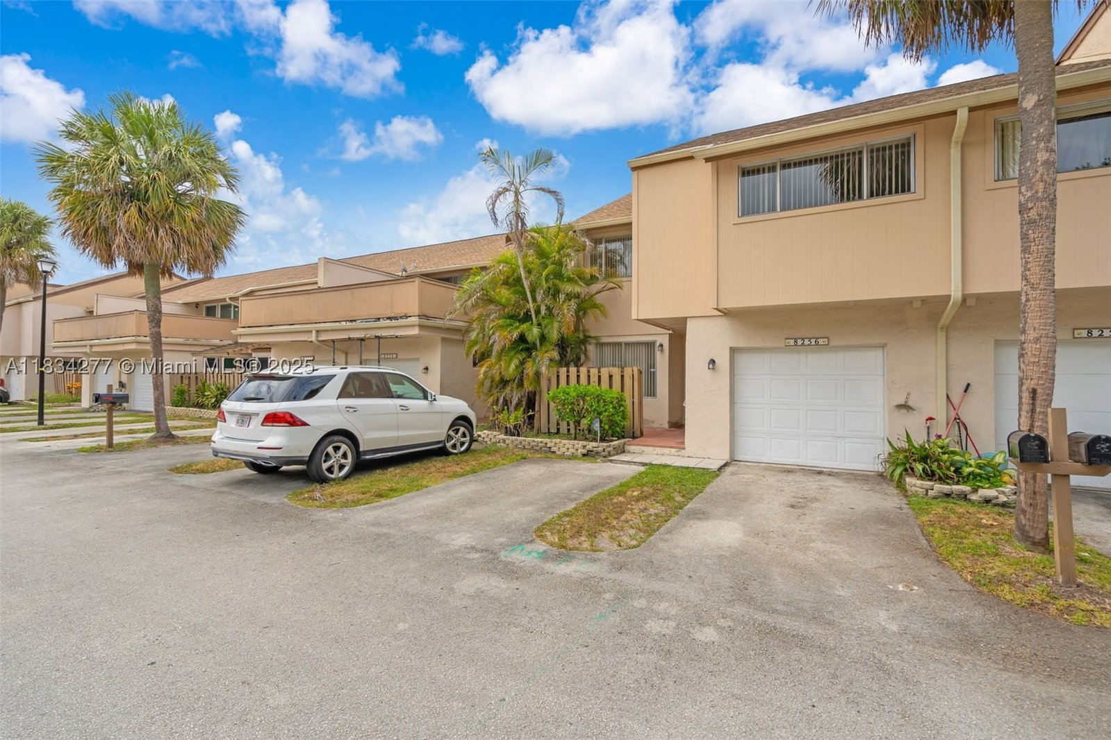 Real estate property located at 8256 9th Ct #2, Broward, Townhouses At Jacaranda C, Plantation, FL