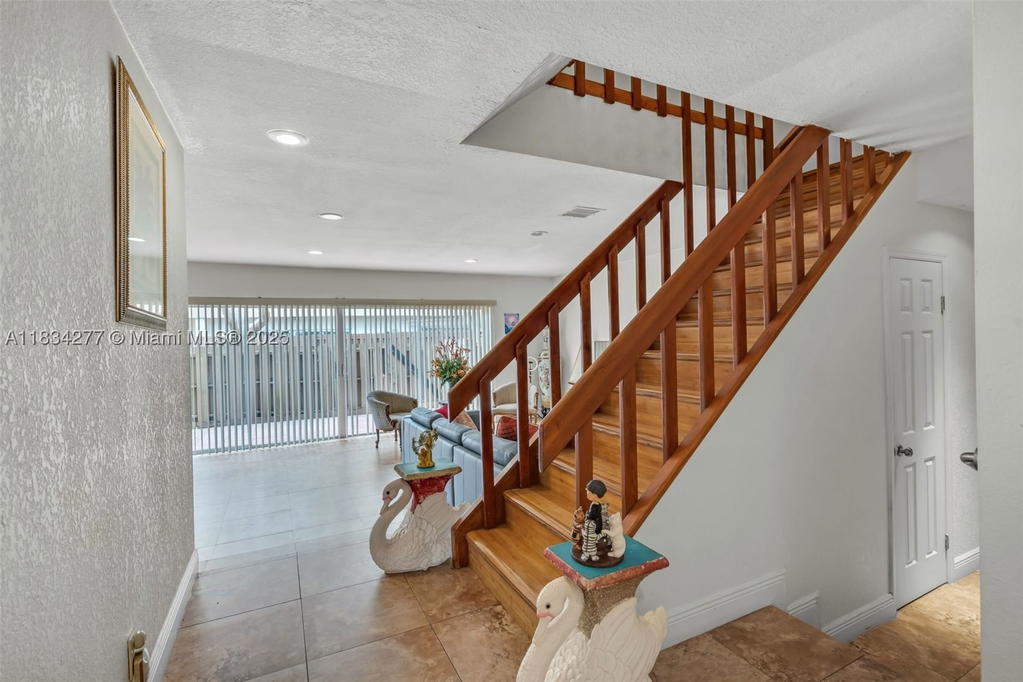 Real estate property located at 8256 9th Ct #2, Broward, Townhouses At Jacaranda C, Plantation, FL