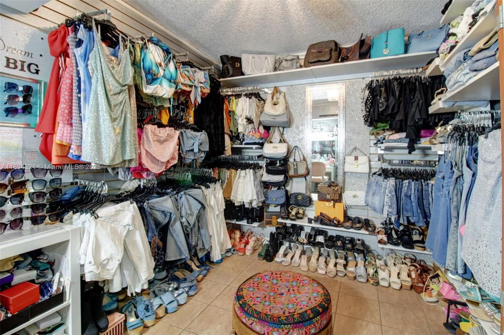 Real estate property located at 960 83rd Ave, Broward, North Lauderdale Village, North Lauderdale, FL