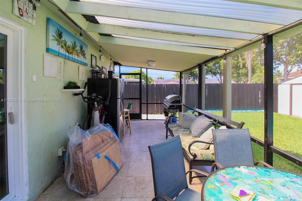 Real estate property located at 960 83rd Ave, Broward, North Lauderdale Village, North Lauderdale, FL