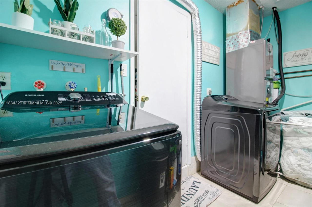Real estate property located at 960 83rd Ave, Broward, North Lauderdale Village, North Lauderdale, FL