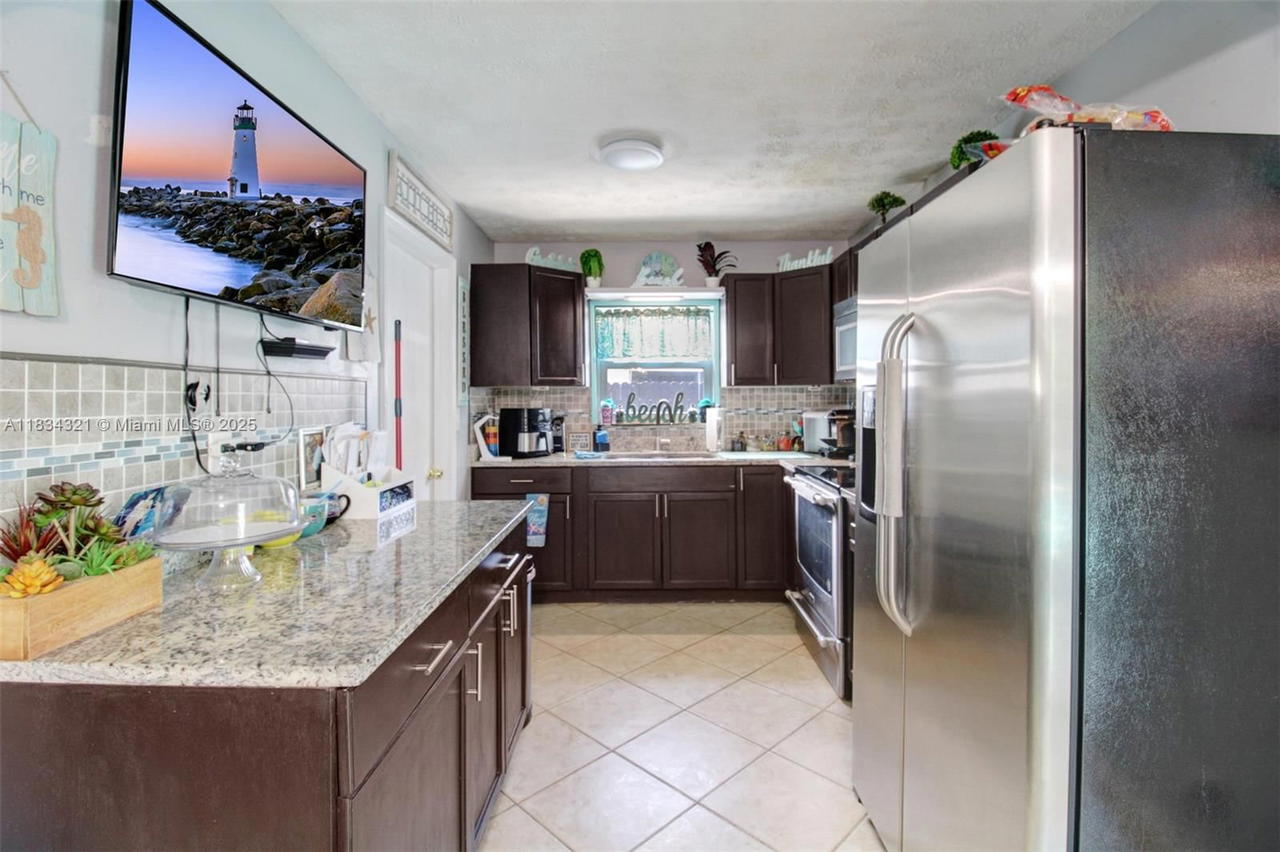 Real estate property located at 960 83rd Ave, Broward, North Lauderdale Village, North Lauderdale, FL