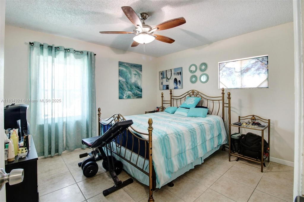 Real estate property located at 960 83rd Ave, Broward, North Lauderdale Village, North Lauderdale, FL