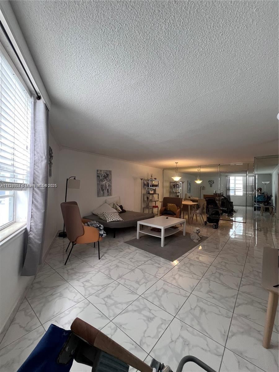 Real estate property located at 1913 Ocean Dr #302, Broward, Chelsea Bayview Condo, Hallandale Beach, FL