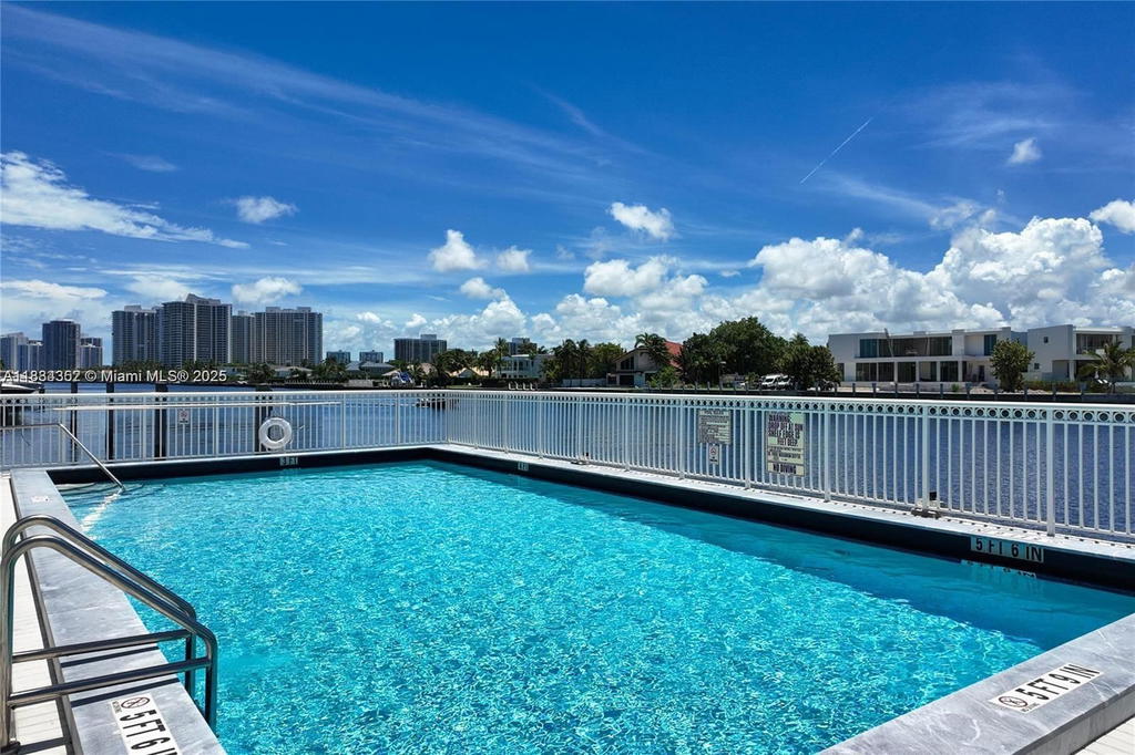 Real estate property located at 1913 Ocean Dr #302, Broward, Chelsea Bayview Condo, Hallandale Beach, FL