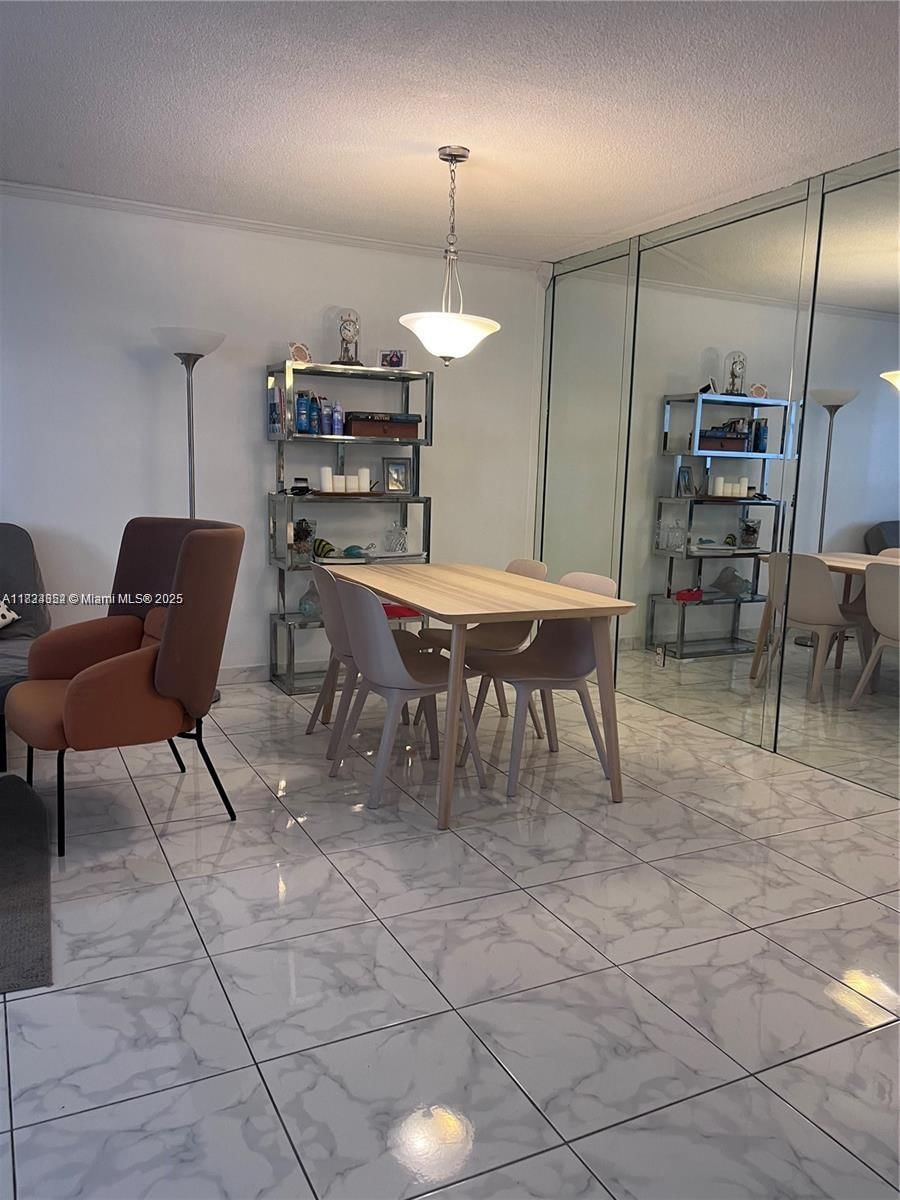Real estate property located at 1913 Ocean Dr #302, Broward, Chelsea Bayview Condo, Hallandale Beach, FL