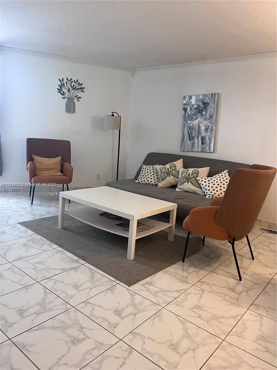 Real estate property located at 1913 Ocean Dr #302, Broward, Chelsea Bayview Condo, Hallandale Beach, FL