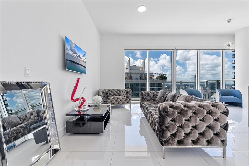 Real estate property located at 1080 Brickell Ave #4209, Miami-dade, The Bondo (1080 Brickell), Miami, FL