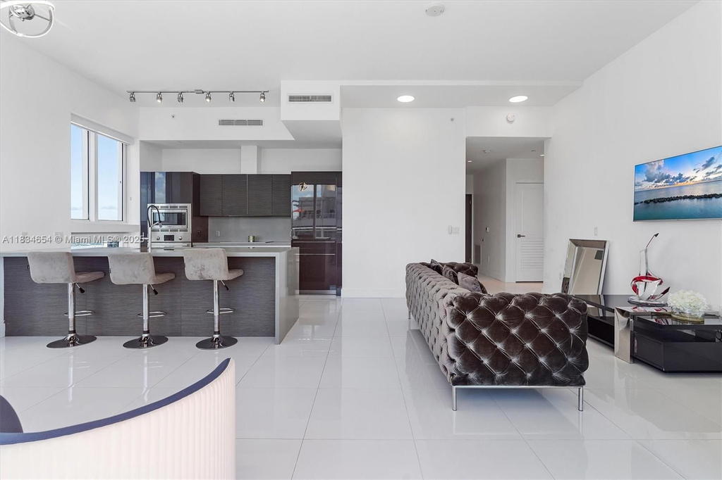 Real estate property located at 1080 Brickell Ave #4209, Miami-dade, The Bondo (1080 Brickell), Miami, FL