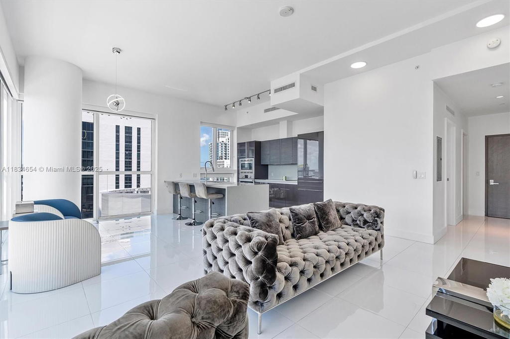 Real estate property located at 1080 Brickell Ave #4209, Miami-dade, The Bondo (1080 Brickell), Miami, FL