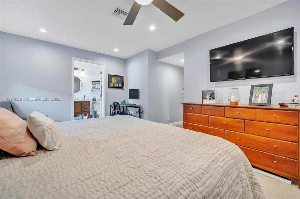 Real estate property located at 1533 Shenandoah St, Broward, Hollywood Homesites Secon, Hollywood, FL