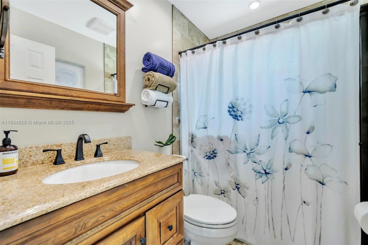 Real estate property located at 1533 Shenandoah St, Broward, Hollywood Homesites Secon, Hollywood, FL