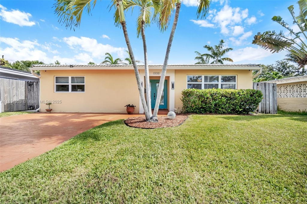 Real estate property located at 1533 Shenandoah St, Broward, Hollywood Homesites Secon, Hollywood, FL