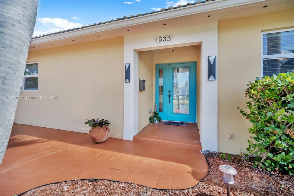Real estate property located at 1533 Shenandoah St, Broward, Hollywood Homesites Secon, Hollywood, FL